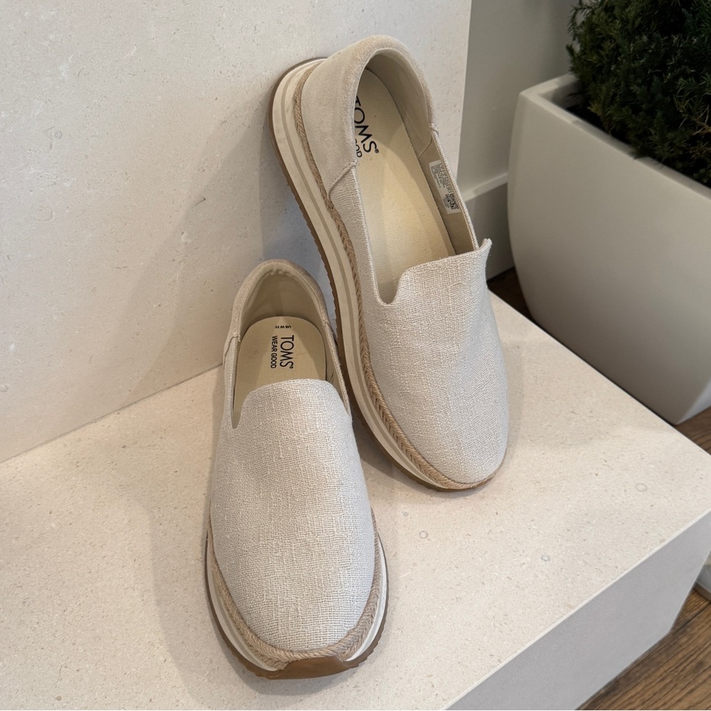 TOMS Women's Beige Loafers